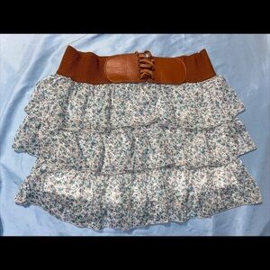 Deb Tiered Floral Skirt size L